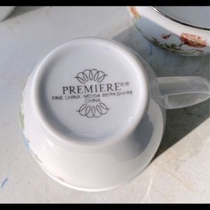 77 pieces total 24 coffee cups and 23 plates 10 salad plates,  18 big plates